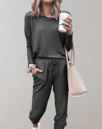 Ensemble confortable de vêtements d'intérieur pour femmes, composé d'un haut et d'un pantalon douillets, pour une décontraction optimale