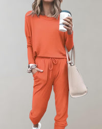 Ensemble confortable de vêtements d'intérieur pour femmes, composé d'un haut et d'un pantalon douillets, pour une décontraction optimale