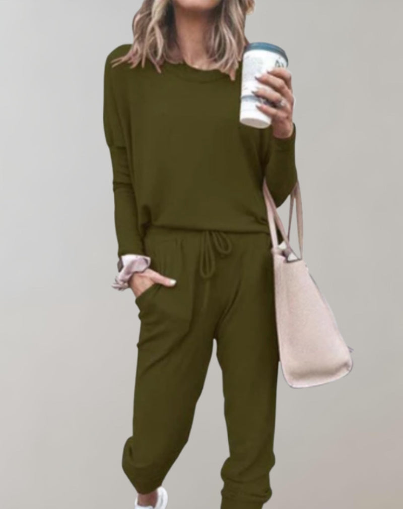 Ensemble confortable de vêtements d'intérieur pour femmes, composé d'un haut et d'un pantalon douillets, pour une décontraction optimale