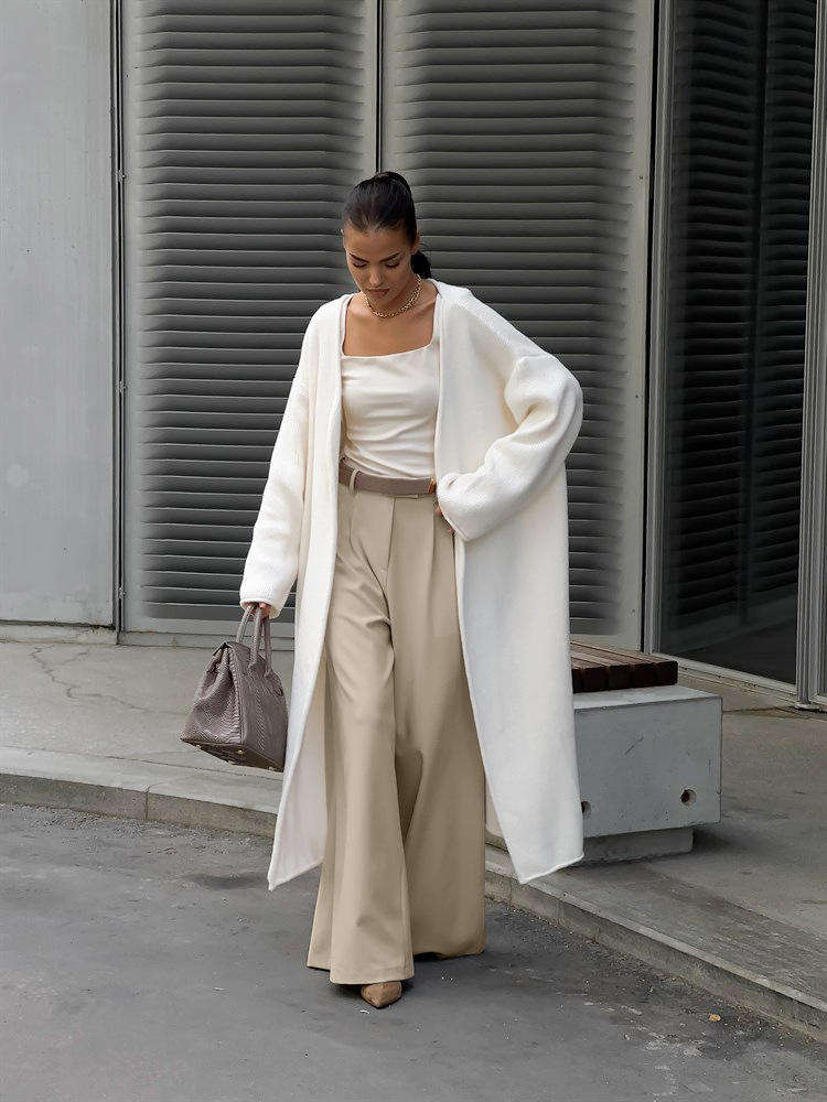 Élégant pantalon large à taille haute pour femme - tenue de bureau élégante et confortable pour un look professionnel