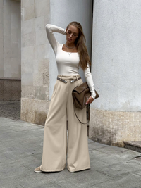 Élégant pantalon large à taille haute pour femme - tenue de bureau élégante et confortable pour un look professionnel