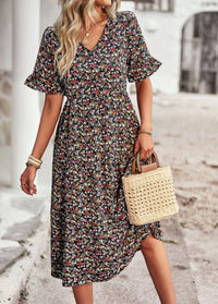 Élégant manteau de kurzarm imprimé floral avec une écharpe en V en tissu léger