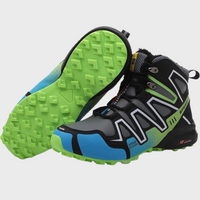 Hans - Des chaussures de randonnée élégantes pour les poussettes aventureuses