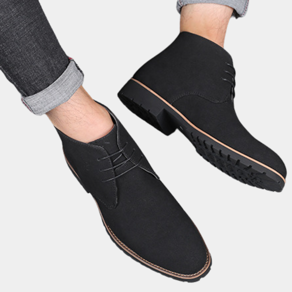Chaussures de luxe élégantes pour l'homme sophistiqué