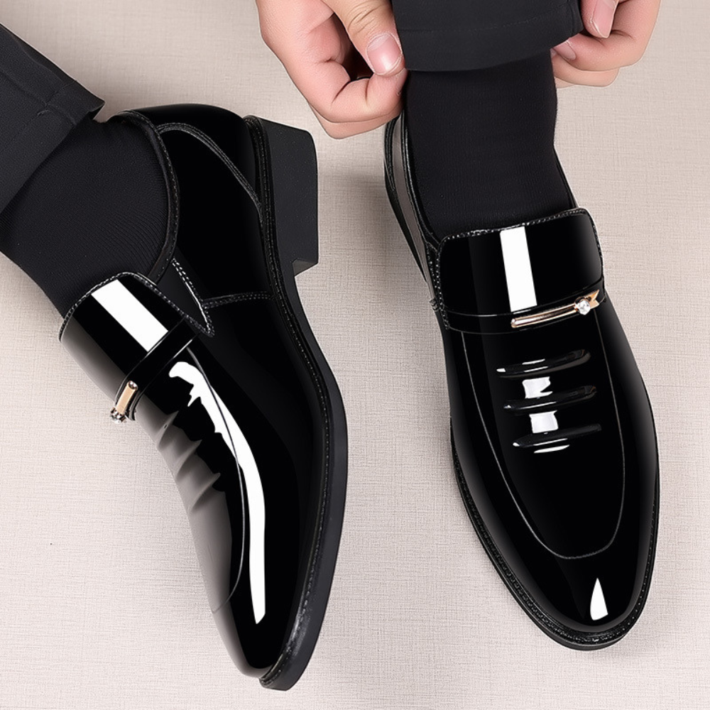 Chaussures de luxe élégantes pour l'homme professionnel