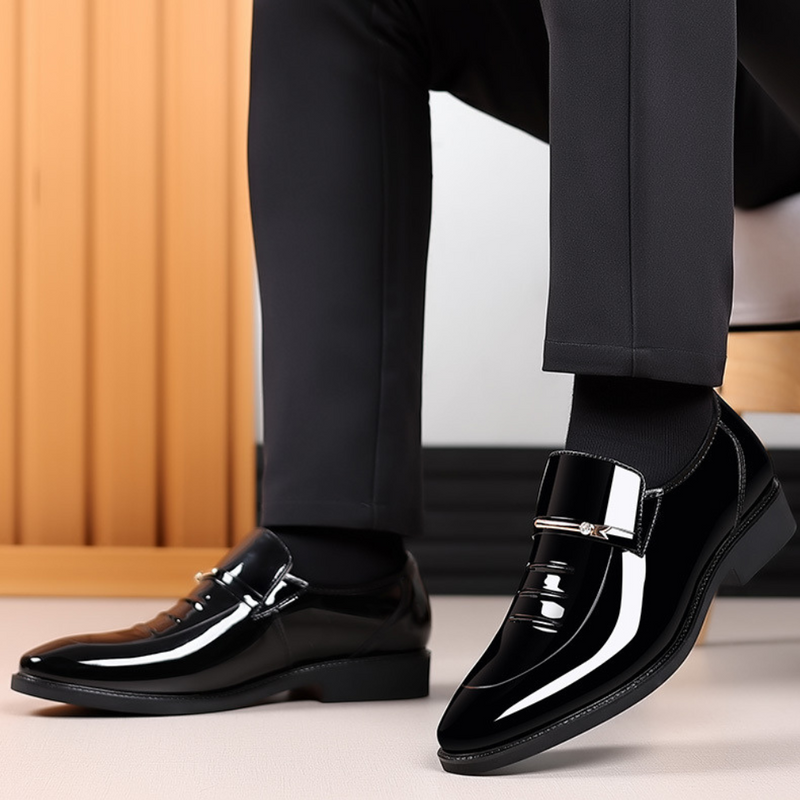 Chaussures de luxe élégantes pour l'homme professionnel