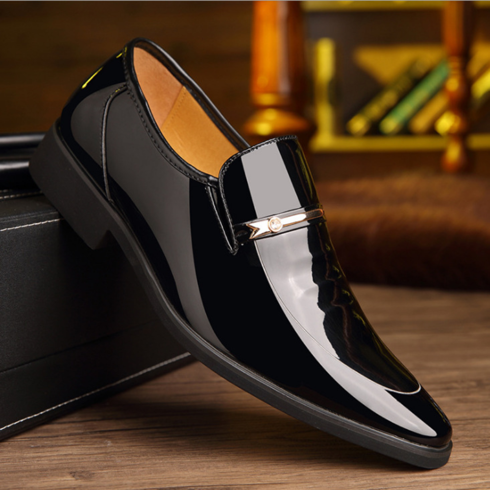 Chaussures de luxe élégantes pour l'homme professionnel