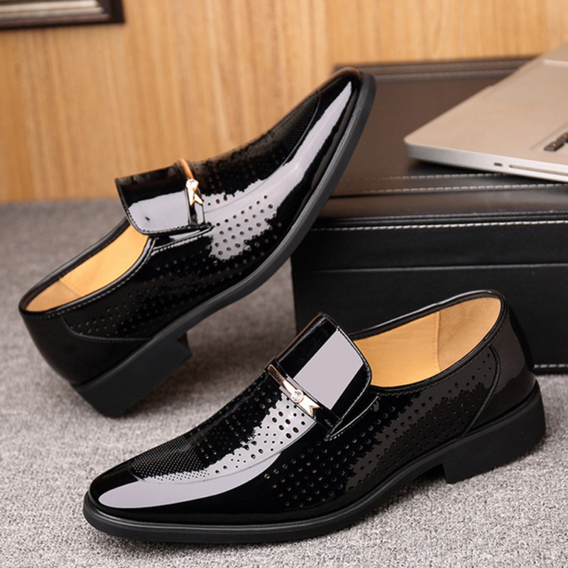Chaussures de luxe élégantes pour l'homme professionnel
