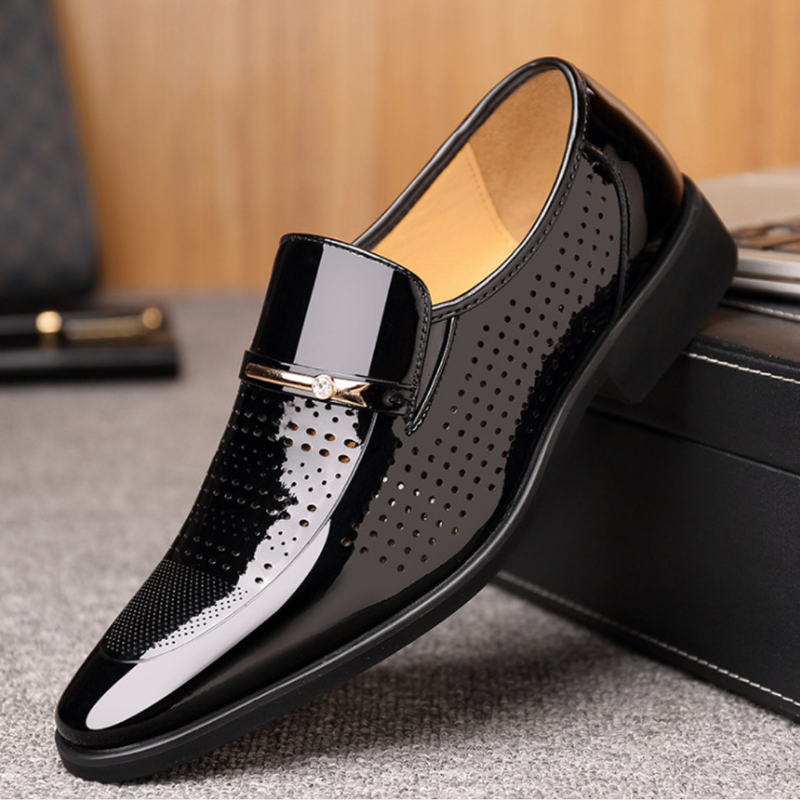 Chaussures de luxe élégantes pour l'homme professionnel