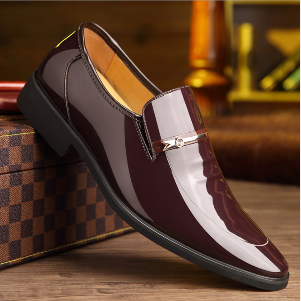 Chaussures de luxe élégantes pour l'homme professionnel