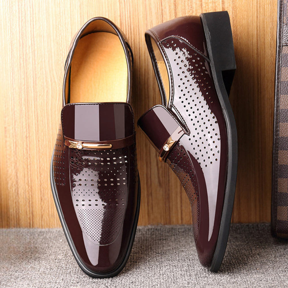 Chaussures de luxe élégantes pour l'homme professionnel