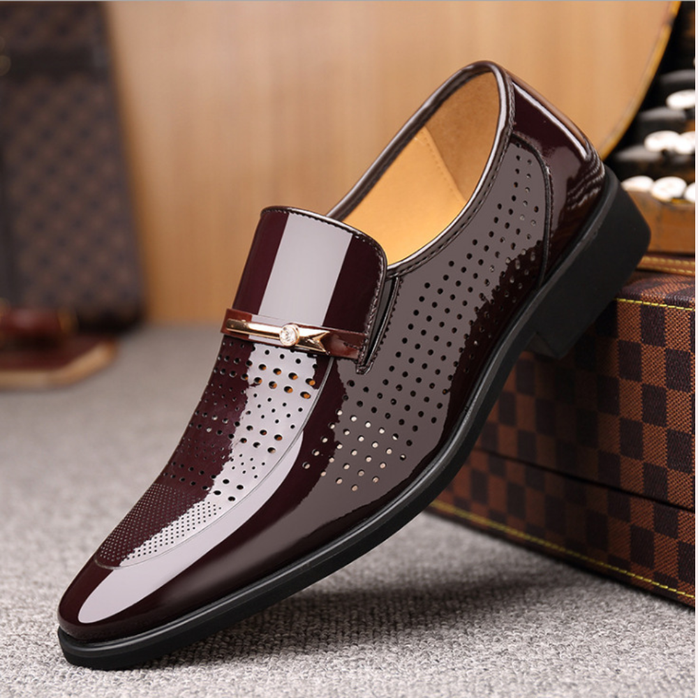 Chaussures de luxe élégantes pour l'homme professionnel