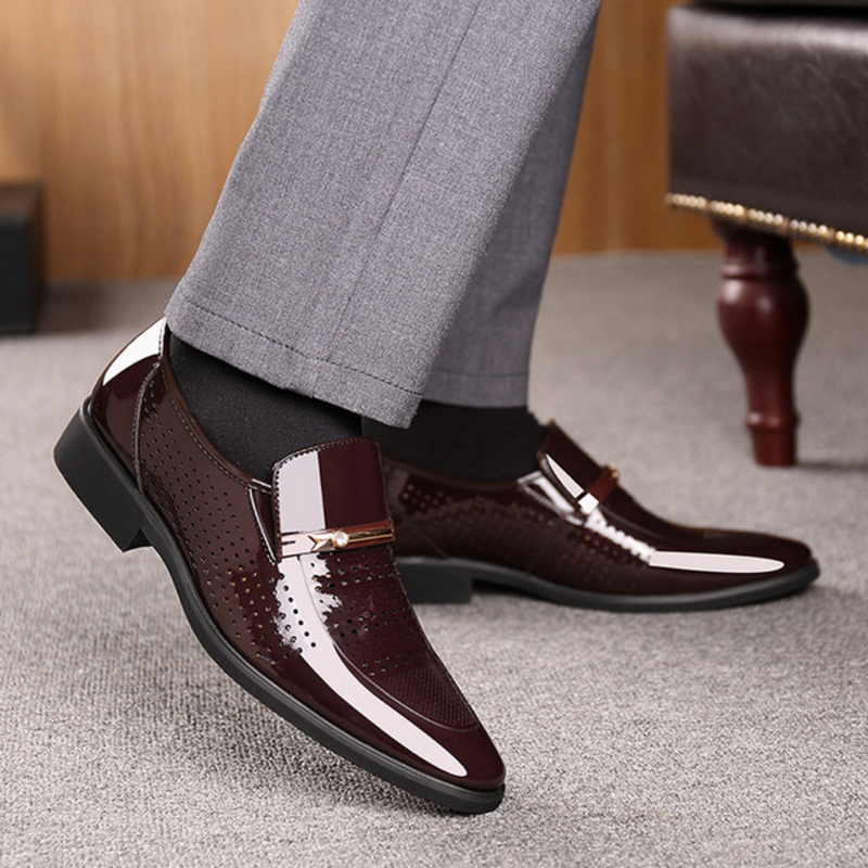 Chaussures de luxe élégantes pour l'homme professionnel