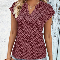 Bernice - T-shirt tendance à col en V avec motif géométrique stylisé et manches courtes