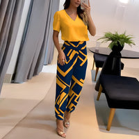 Ensemble deux pièces élégant avec pantalon et chemisier pour un look élégant