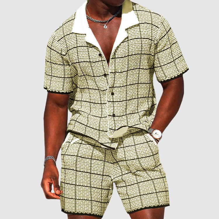Ensemble Décontracté pour Hommes : Chemise à Manches Courtes Boutonnée et Short à Carreaux pour un Style Confortable et Élégant