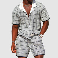 Ensemble Décontracté pour Hommes : Chemise à Manches Courtes Boutonnée et Short à Carreaux pour un Style Confortable et Élégant