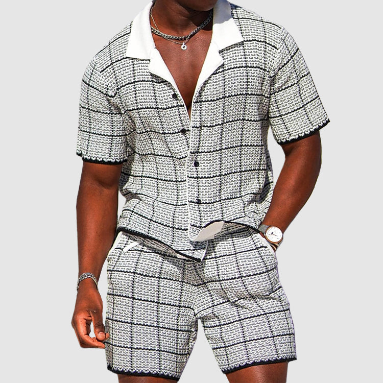 Ensemble Décontracté pour Hommes : Chemise à Manches Courtes Boutonnée et Short à Carreaux pour un Style Confortable et Élégant
