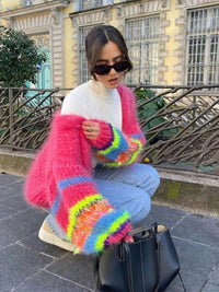 Cardigan court en tricot coloré à manches bouffantes pour femmes Aleta - un must en matière de style et de confort