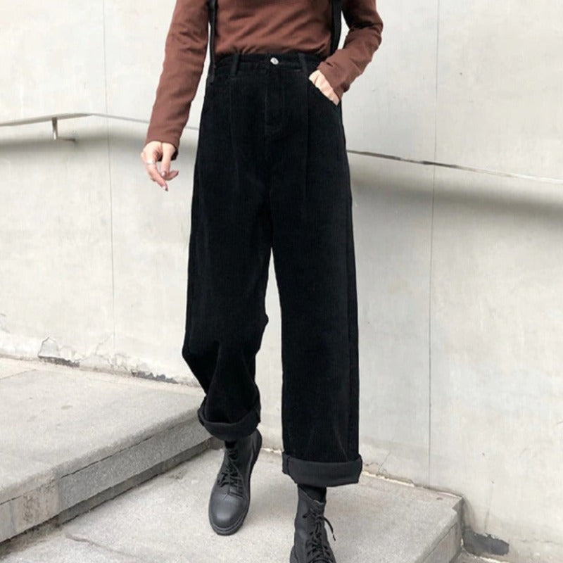 Pantalon élégant en velours côtelé pour femmes avec taille haute et jambes largement évasées pour un port confortable au quotidien