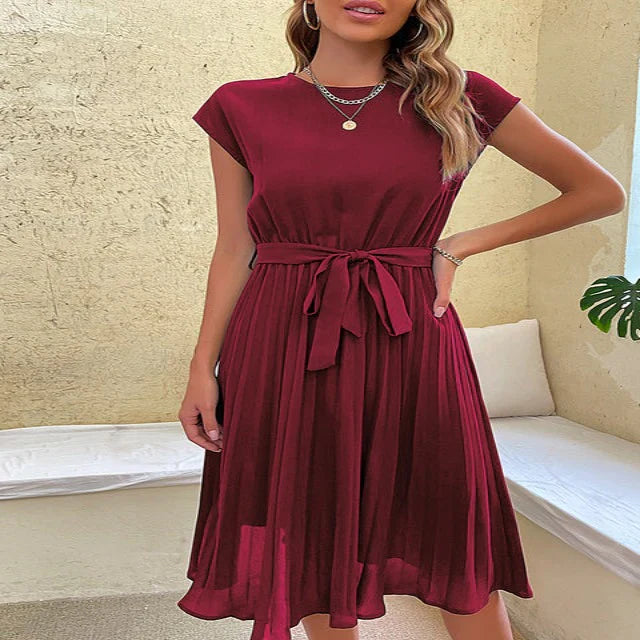 Robe d'été chic et aérée en plissé pour femmes pour un look estival rafraîchissant