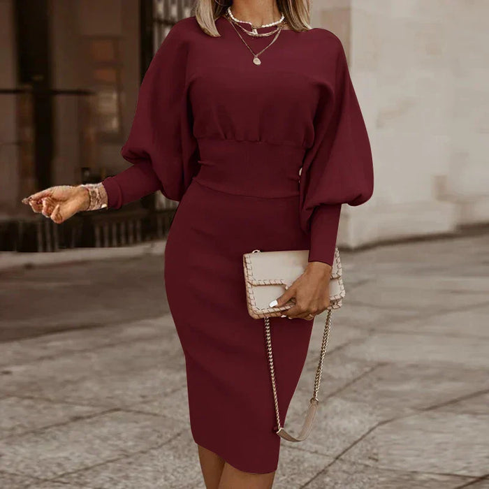 Robe en tricot élégante pour femmes - silhouette étroite et crayon avec manches chauve-souris chic