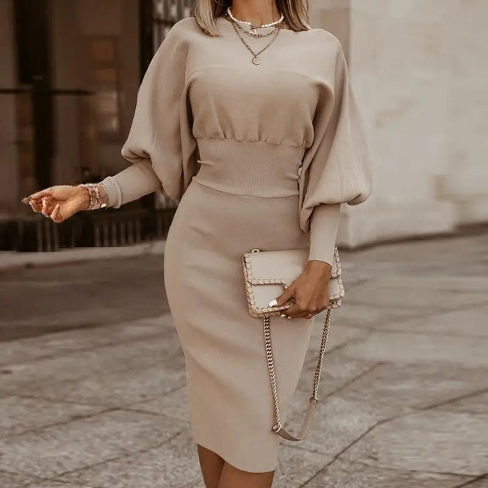 Robe en tricot élégante pour femmes - silhouette étroite et crayon avec manches chauve-souris chic