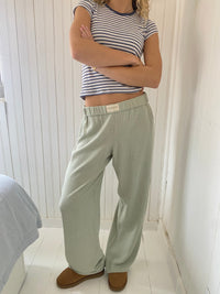 Ensemble de détente 2 pièces pour femmes, comprenant un top tendance et un pantalon confortable