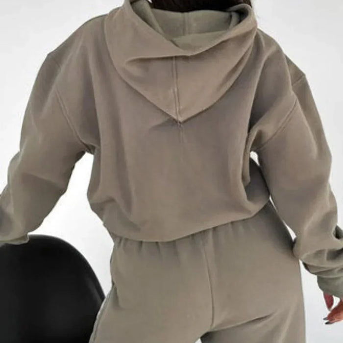 Ensemble de jogging pour femmes - un sweat à capuche et un pantalon confortables pour des journées décontractées