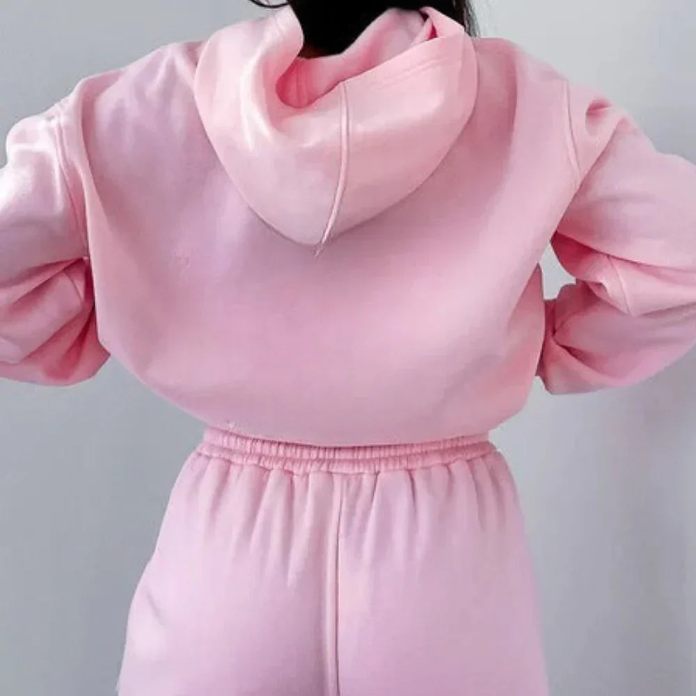 Ensemble de jogging pour femmes - un sweat à capuche et un pantalon confortables pour des journées décontractées