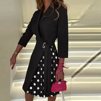 Robe midi élégante avec décolleté en V pour un look sophistiqué