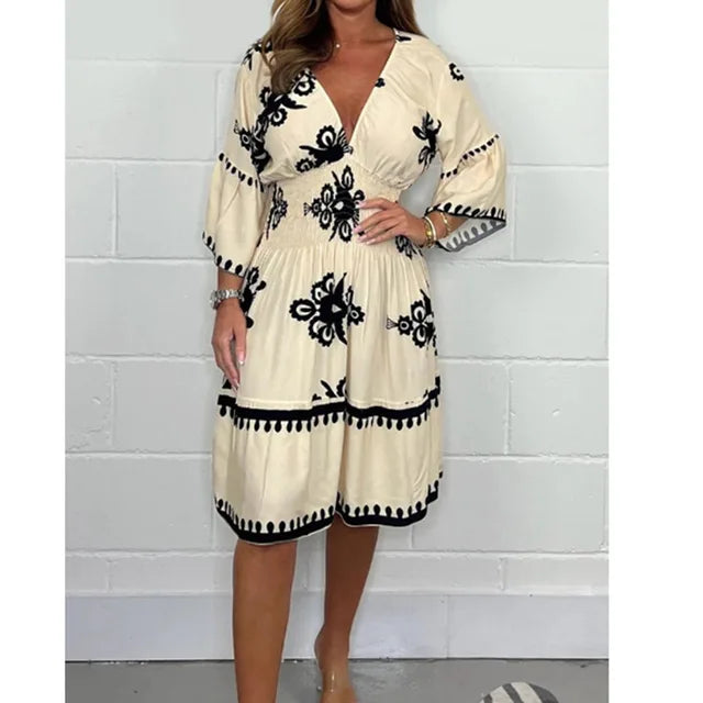 Stylish Kristienne V-Neck Dress pour un look élégant et tendance