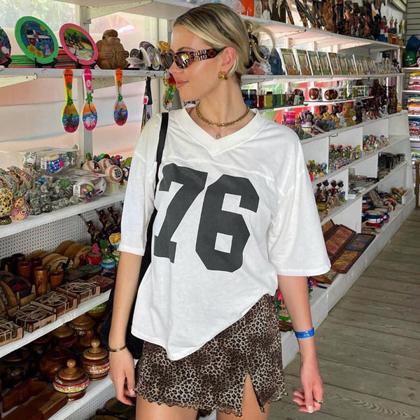 T-shirt surdimensionné pour femmes avec imprimé 76 pour un look décontracté et à la mode