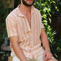 Chemise en maille respirante pour hommes - Bouton à la coupe décontractée avec manches courtes et motif quadrillé stylisé