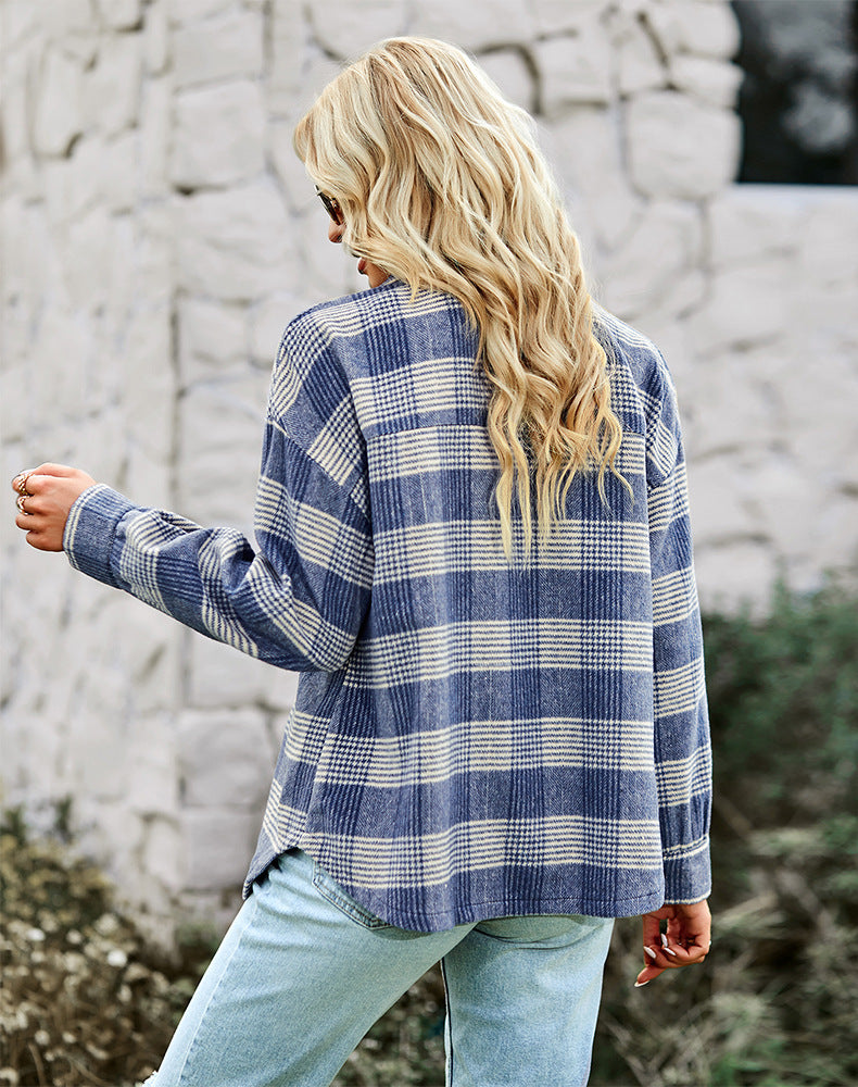 Chemisier à carreaux bleu à coupe décontractée pour femmes - Flanelle surdimensionnée pour un style décontracté chic