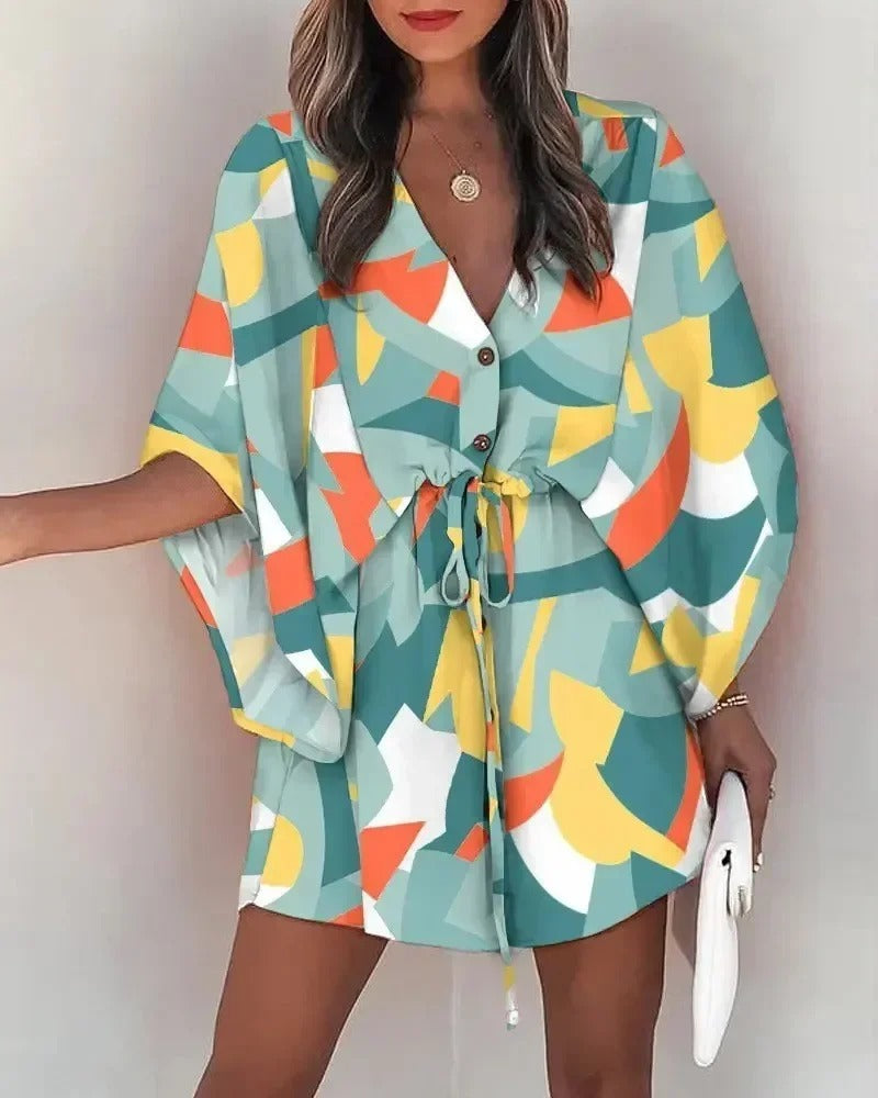 Mini robe d'été chic avec col en V et dentelles - Charlotte pour un look rafraîchissant