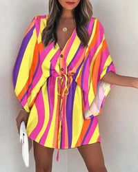 Mini robe d'été chic avec col en V et dentelles - Charlotte pour un look rafraîchissant