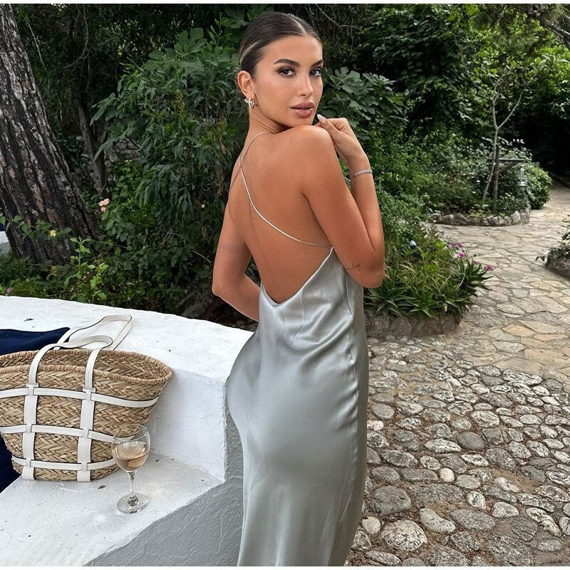 Robe longue élégante sans manches Sakia pour un look chic