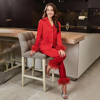 Isabel | Ensemble élégant pour dames avec accent en plumes et fermeture à boutons élégante