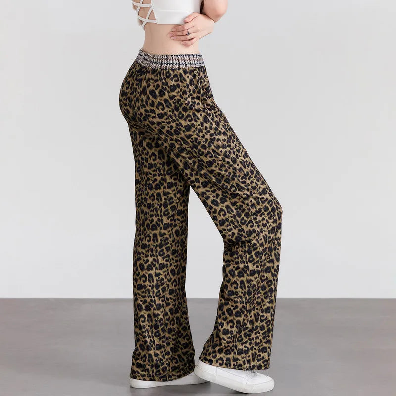 Pantalon de luxe à imprimé léopard pour un confort et un style ultimes