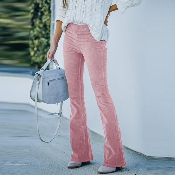Élégant pantalon en velours côtelé évasé pour femmes, avec une coupe flatteuse grâce à son élasticité.
