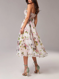 Robe d'été pour femmes, chic et confortable, avec un élégant col en V