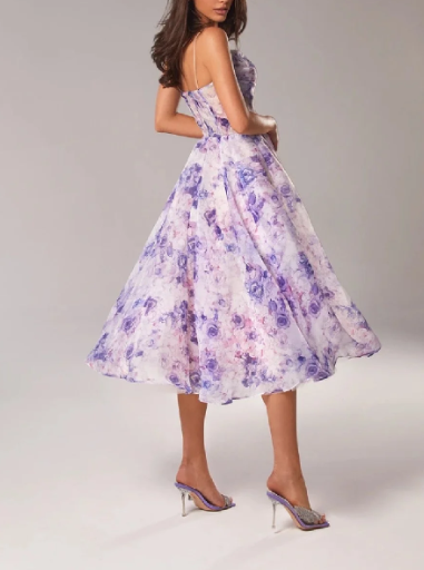 Robe d'été pour femmes, chic et confortable, avec un élégant col en V