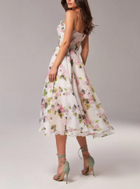 Robe d'été pour femmes, chic et confortable, avec un élégant col en V