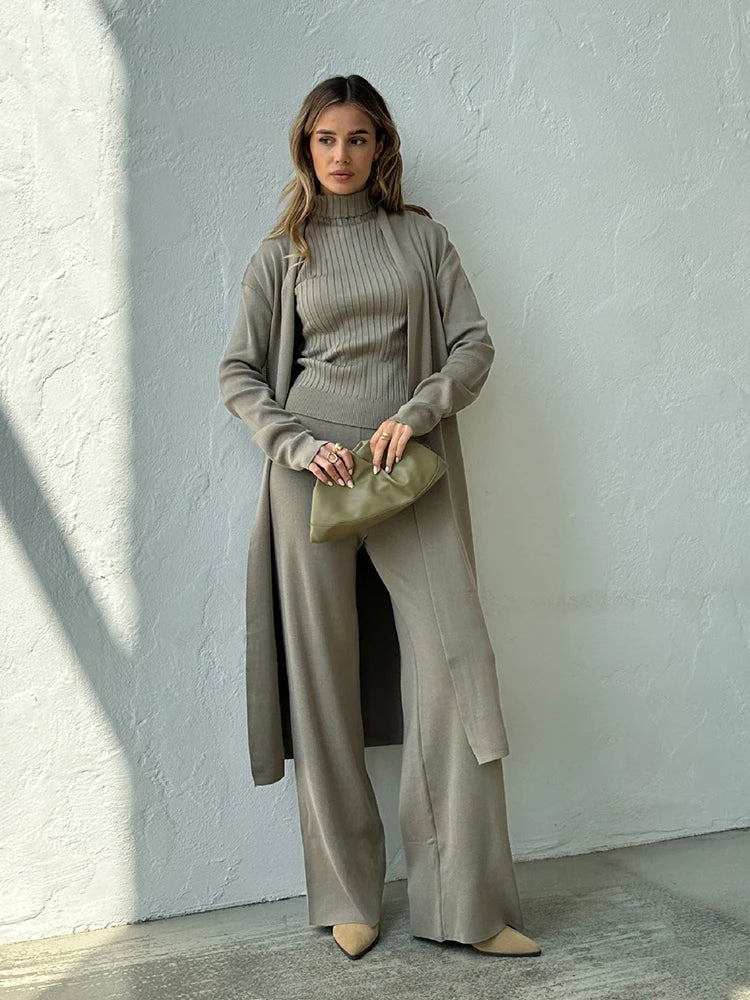 Élégant ensemble de vêtements d'intérieur 3 pièces en tricot pour femmes, pour un confort et un style ultimes