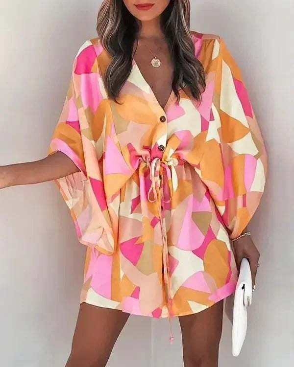 Mini robe d'été chic avec col en V et dentelles - Charlotte pour un look rafraîchissant