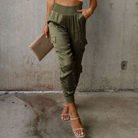 Élégant pantalon cargo pour femme à l'aspect satiné - style décontracté confortable avec taille élastiquée et poches pratiques à porter tous les jours