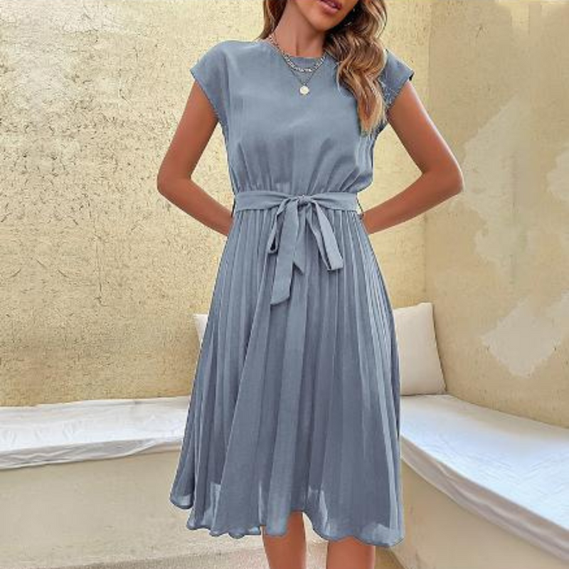 Élégante robe plissée à manches courtes pour un look stylé