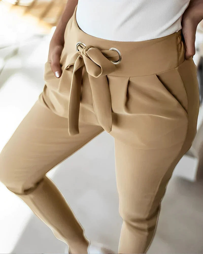 Pantalon slim tailleur pour femmes avec ceinture - Elégant pour le bureau et les journées décontractées