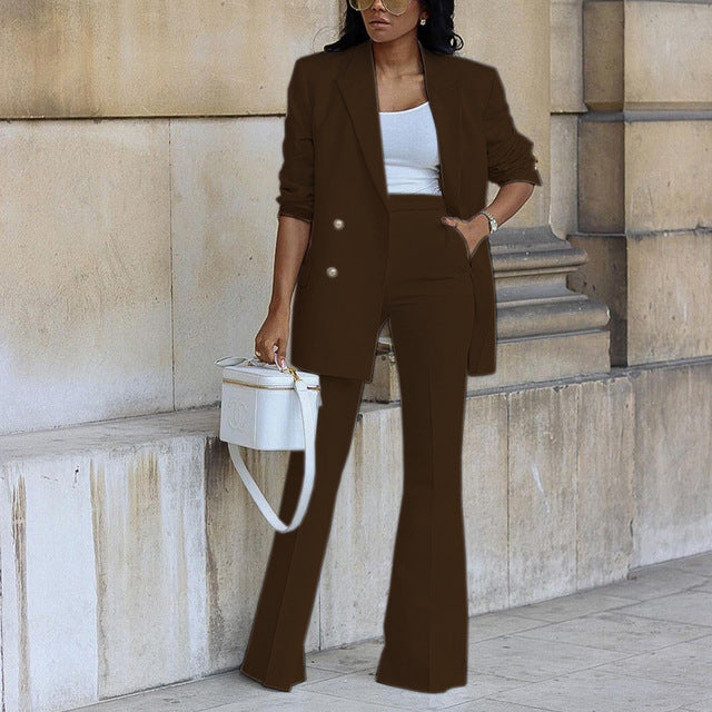 Élégant ensemble 2 pièces pour femme composé d'un blazer et d'un pantalon évasé - Un tailleur parfait pour les occasions spéciales